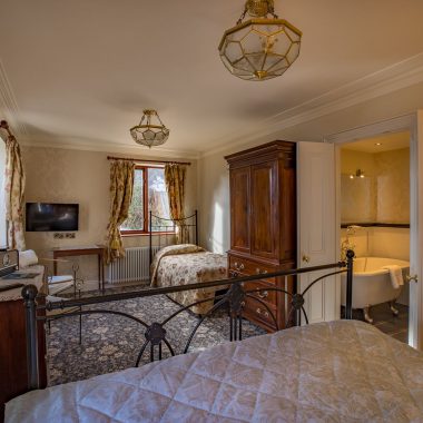 Deluxe garden bedroom